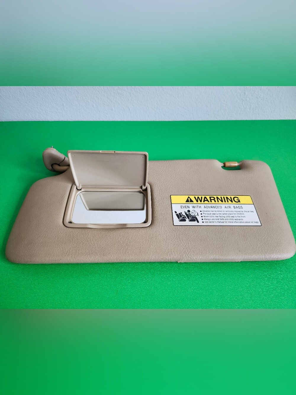 Honda CR-V 2002-04 Genuine OEM Beige Vinyl Visor w/mirror Driver's Side